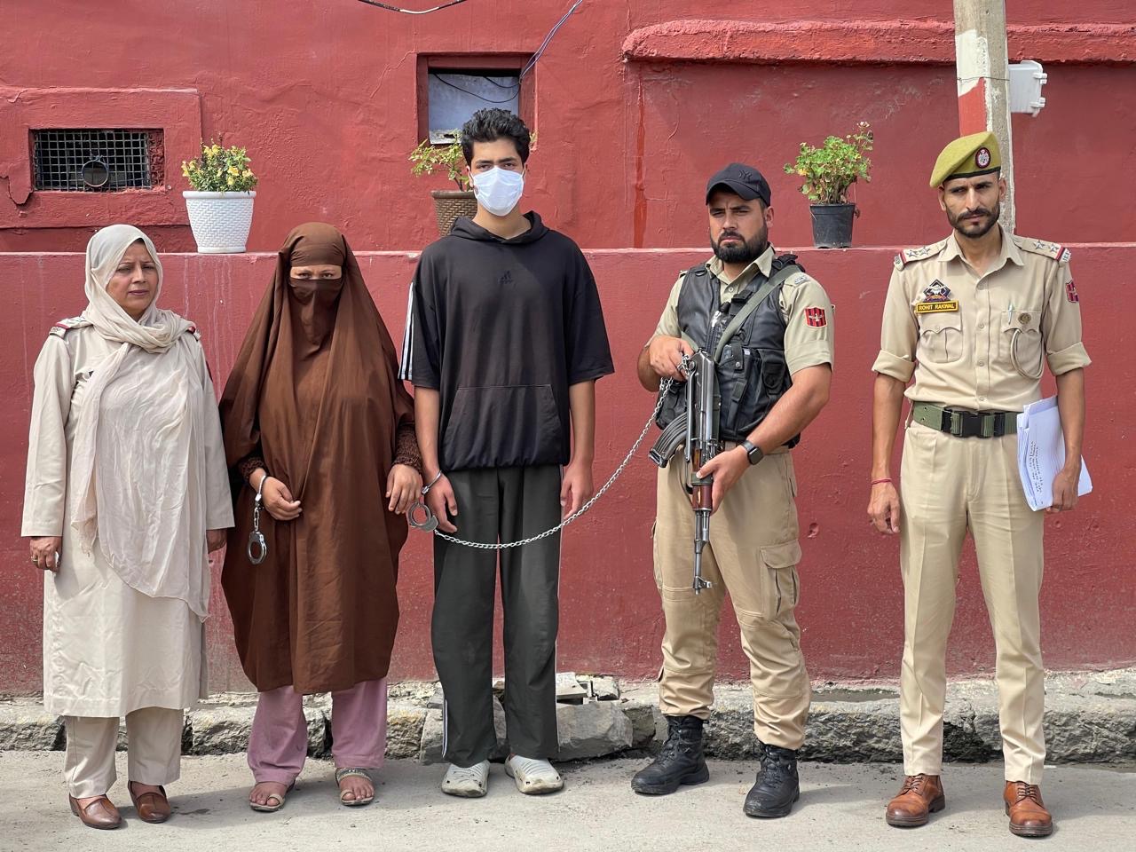 'Srinagar Police cracks Blind Murder Case within 6 Hours; Mother–Son Duo arrested'