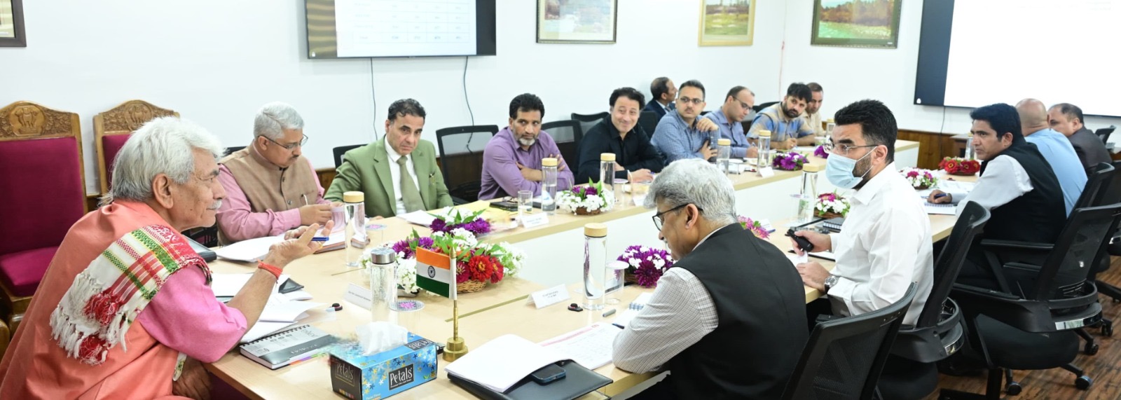 LG reviews progress of TB Mukt Bharat Abhiyaan in J&K