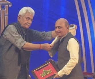 LG J&K  felicitates Principal GMC Jammu Dr Ashutosh Gupta