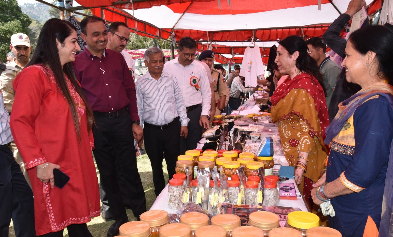 Div Com Jammu inaugurates mega flower show