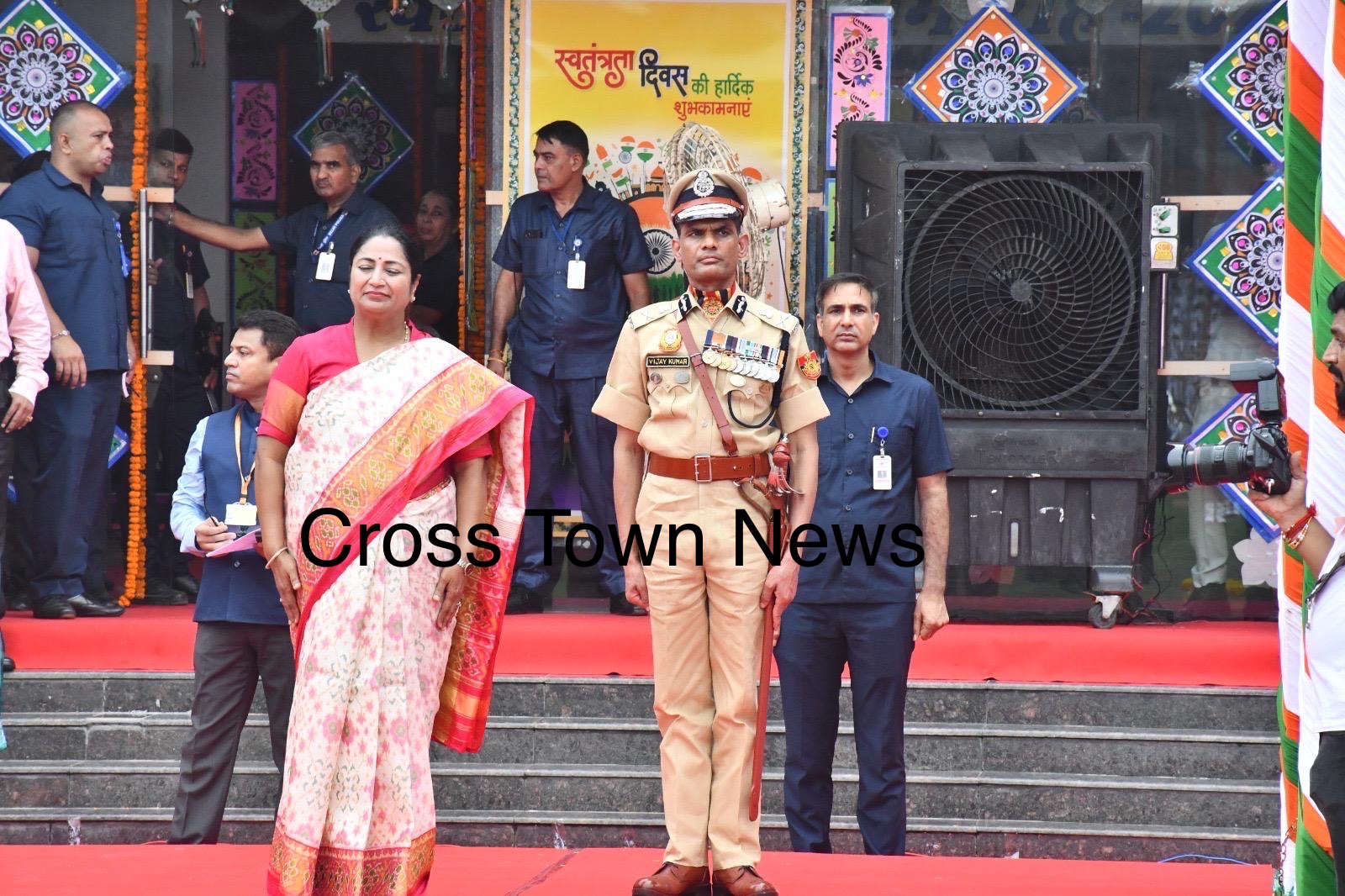 'Salute  taken by Delhi CM Rekha Gupta, Special Commissioner Delhi Police Vijay Kumar commanding  Parade'
