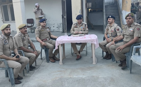 SSP Jammu conducts inspection of Border Police Post &  holds security review meeting 