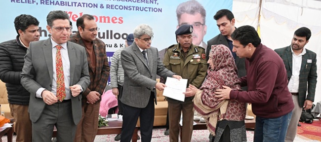 CS Atal Duloo visits mini-township Jagti: distributes sanction orders