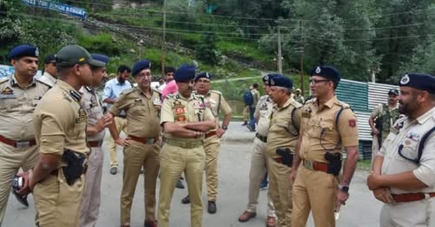 'DGP J&K conducts  review of security  at  Nunwan'