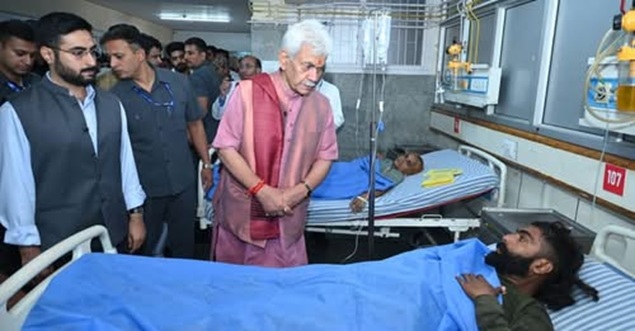 39 Amarnath Yatra pilgrims injured in Accident: LG Manoj Sinha , Sakina Itoo visit SKIMS