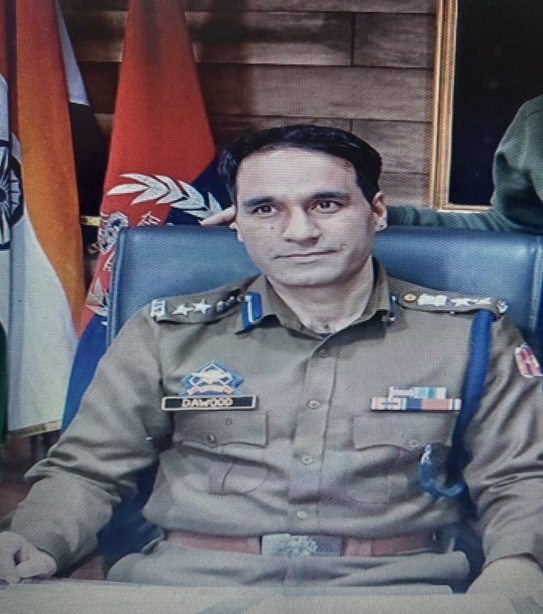 Dawood Ayoub assumes charge of SP Handwara
