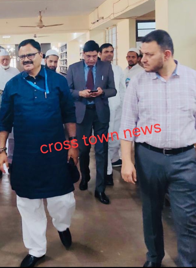 Javed Rana meets J&K students in Lucknow; Tasir, Iftikhar also camping