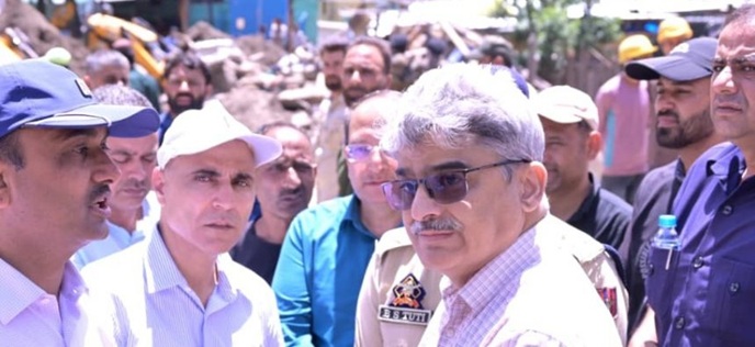 CS Atal Dulloo reviews Relief efforts at Cloudburst site
