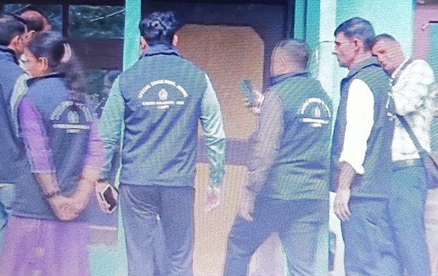 'Crime Branch raids residences of accused brothers involved in the case of alleged rape and death of minor girl '