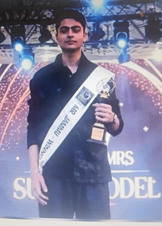 Son of soil, Pranav Abrol wins ‘Mr Jammu’ and ‘Mr Perfect’ titles 