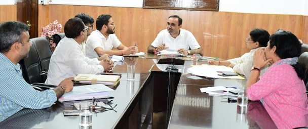 Div Com Jammu reviews land issues of Airport Expansion: Directs to resolve the issues on the allotted land