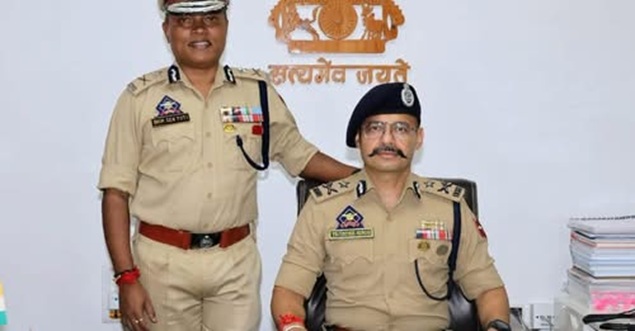 Tejinder Singh assumes  charge as IG Jammu
