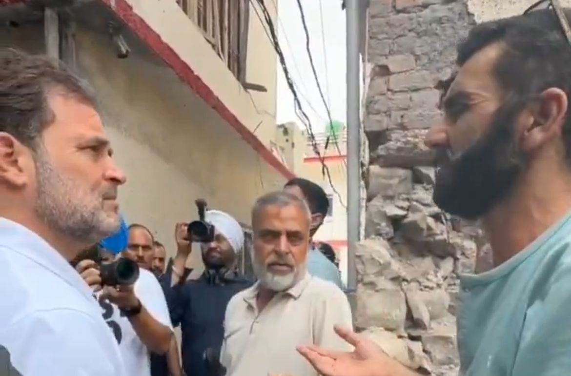 Rahul Gandhi interacts with Shelling affected People in Poonch 