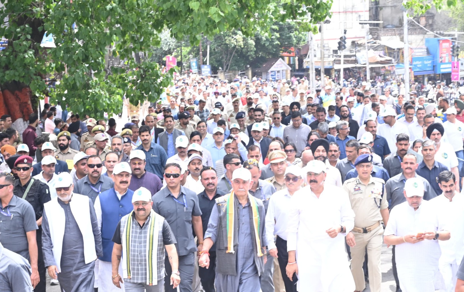 'LG Manoj Sinha  launches  mass movement for Drug-Free J&K ; Thousands of Citizens  participate in  Padyatra '