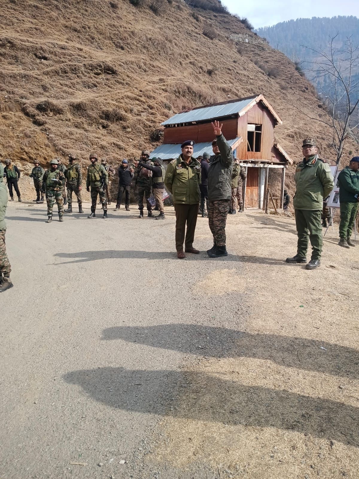 DIG Shridhar Patil chairs Security meeting over Tourist destinations in DKR range 