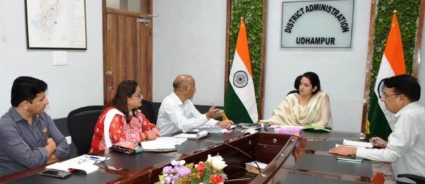 DC Udhampur instructs to closely monitor the quality of diets provided to children