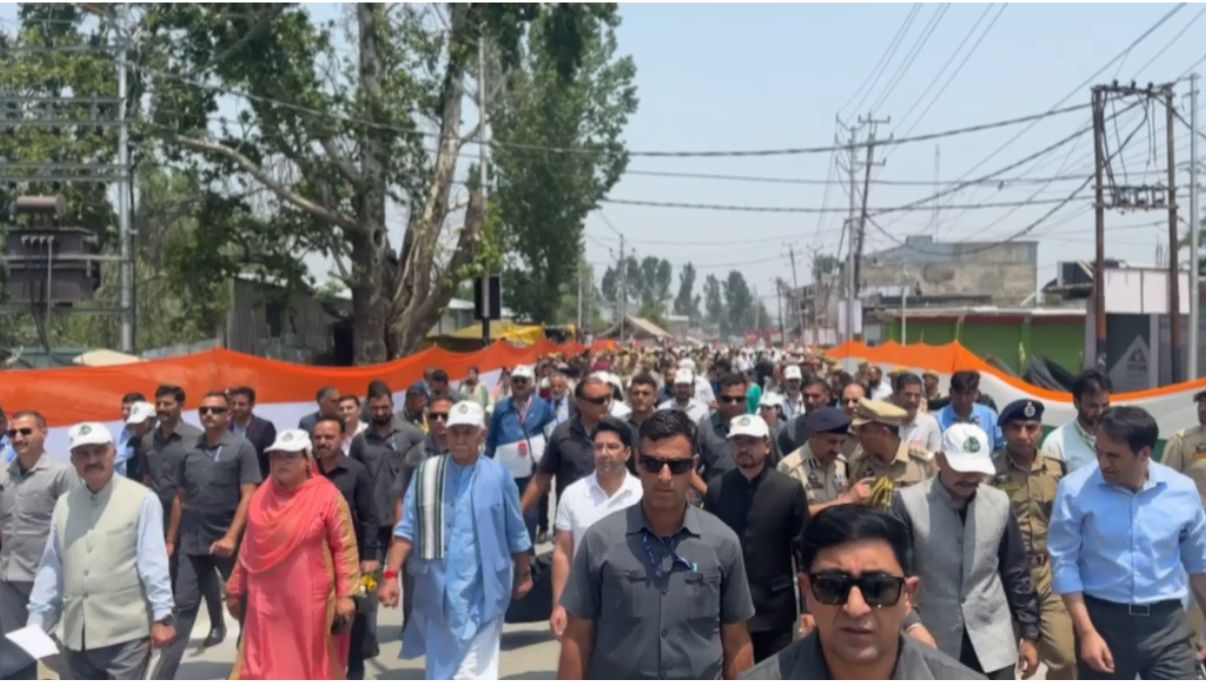 'LG Manoj Sinha leads massive Padyatra in Kulgam '