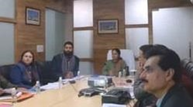 Mandeep Kour reviews working of J&K Housing Board