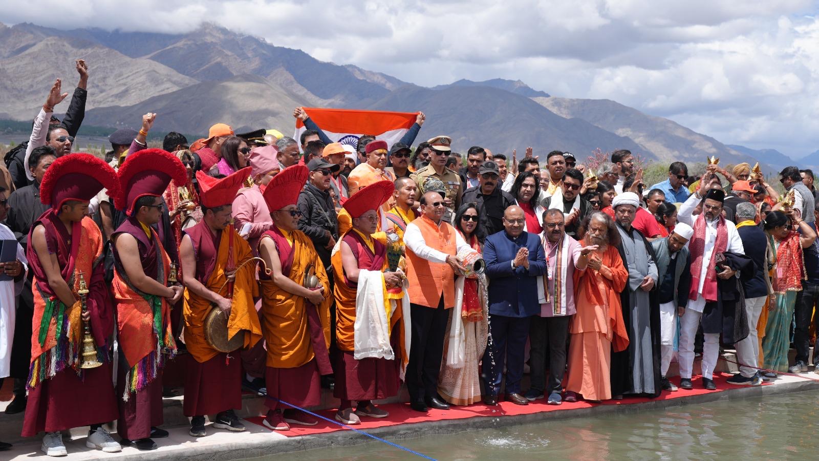 'Pratham Sindhu Kumbh & 30th Sindhu Darshan Yatra Celebrated with Grand Spiritual Gathering at Sindhu Ghat, Leh'