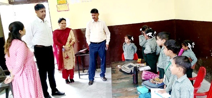 'DSEJ reviews functioning of Government schools in Panthal '