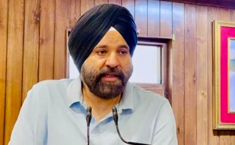 Strategist and NC Treasurer, Shammi Oberoi  greets people of J&K 