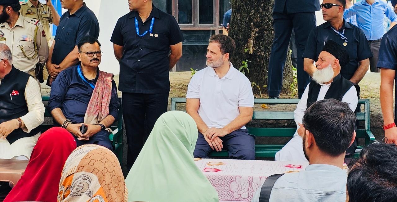 Rahul Gandhi, Javed Rana visit shelling affected families in Poonch