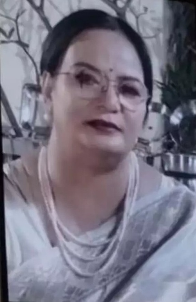 ' Retired IPS Officer's Wife murdered '