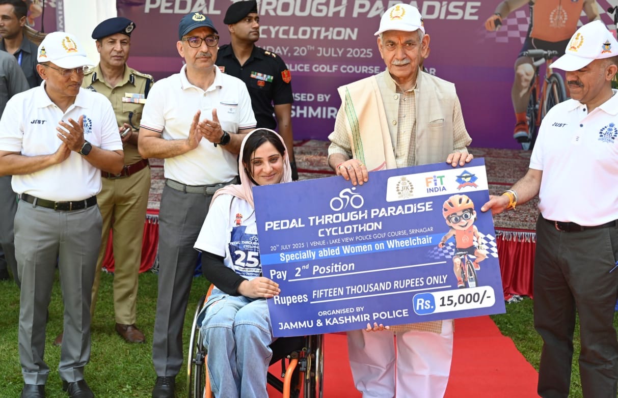 LG Manoj Sinha  felicitates the winners of Pedal Through Paradise Cycle Race- 2025 organized by J&K Police