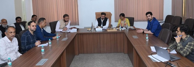 J&K Minister Satish Sharma conducts surprise visit 