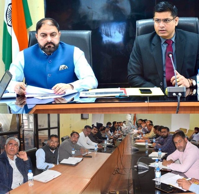  DC Poonch directs all officials to implement provision of online services to public within a stipulated time frame