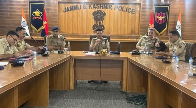  SSP Jammu directs to ensure public-friendly policing while maintaining a firm approach towards anti-national elements
