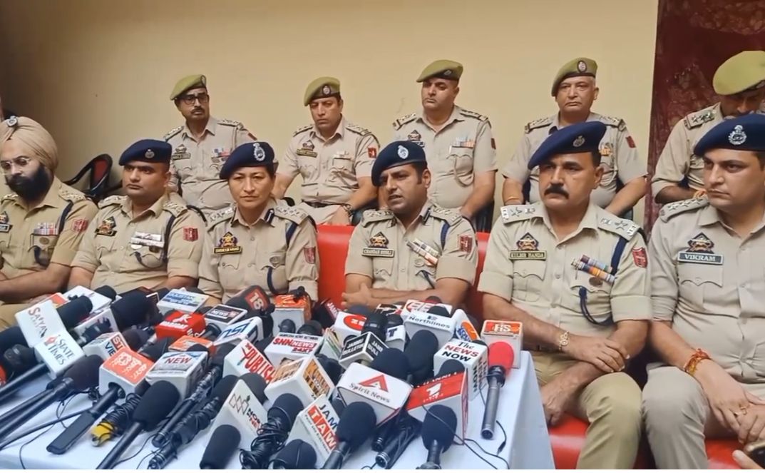 Jammu Police busts inter-State gang of chain snatchers: SSP Jammu Chandan Kohli 