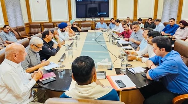Javed Rana chairs high-level meeting with legislators, DDC Chairperson 