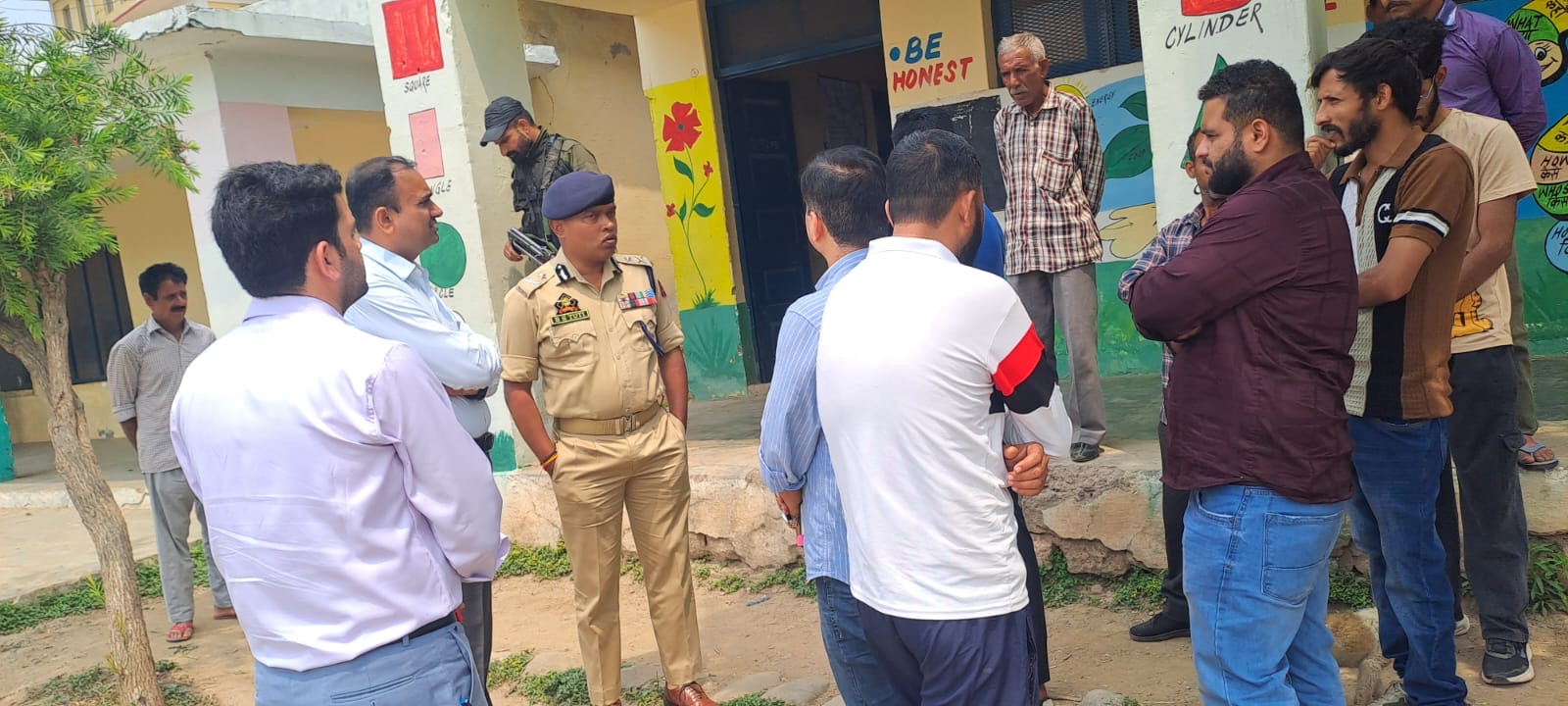 Div Com, IGP Jammu visit Nowshera , issue directions 