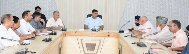 DC Rajouri resolves bottlenecks hampering execution of developmental works