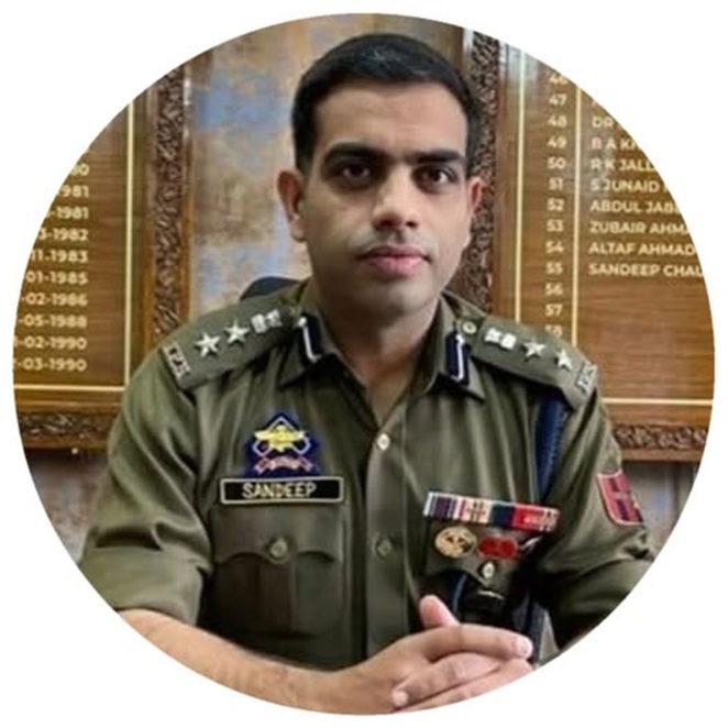 'DIG Sandeep Chaudhary gets Home Minister's Medal '