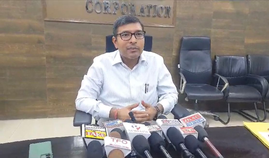 Commissioner JMC Rahul Yadav counters News item over Street Lights scam