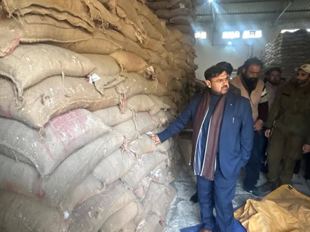 Minister Satish conducts surprise visit of Godowns 