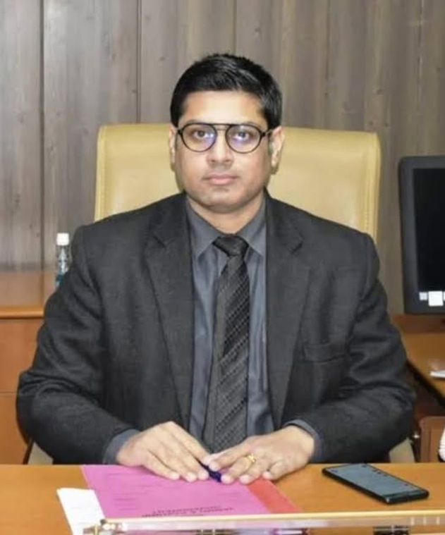 Vikas Kundal, IAS awarded COAS Commendation by Army Chief General 