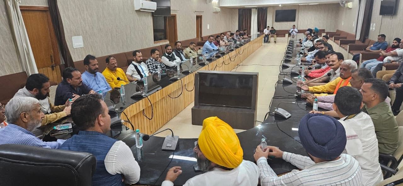 LoP Sunil Sharma holds  meeting with Senior Citizens at Dak Bungalow Poonch 