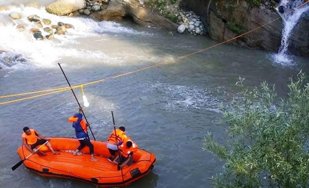 Son dies, father rescued in drowning incident in J&K