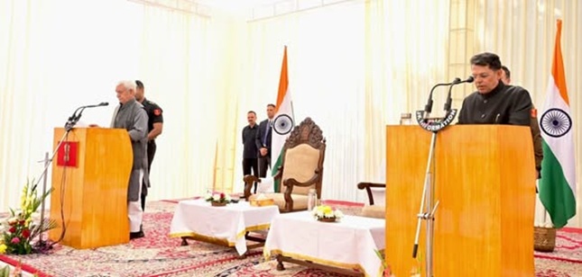 'LG Manoj Sinha administers oath to Shantmanu as State Election Commissioner'