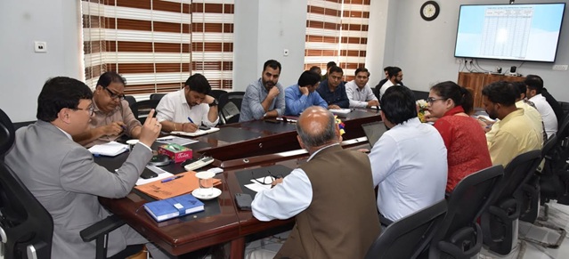 DC Udhampur reviews progress of Pradhan Mantri Shram Yogi Maandhan scheme