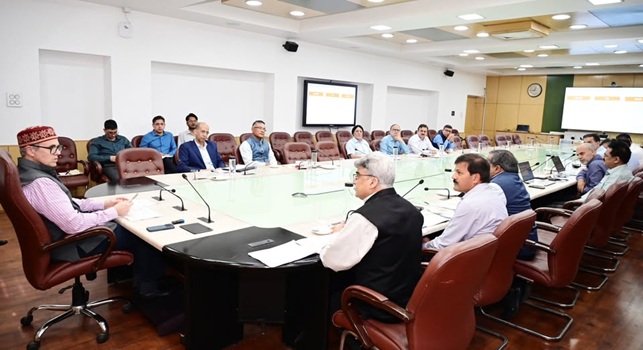 CM Omar Abdullah directs to ensure reliable power supply, promptly address public grievances