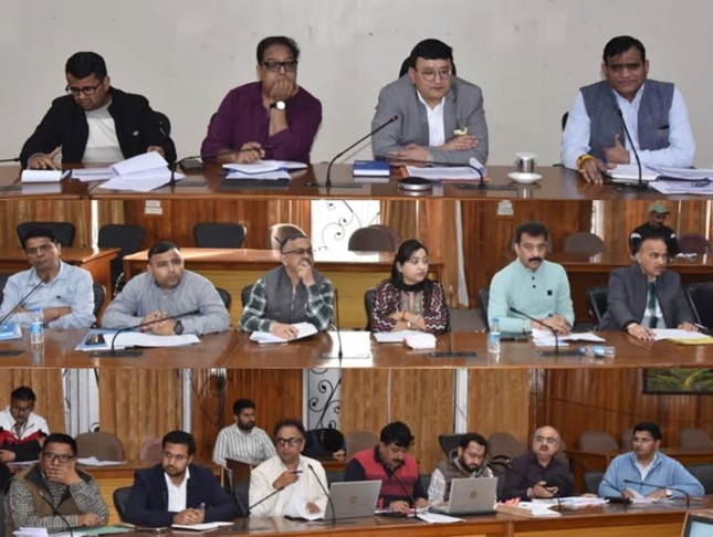 DC Udhampur directs to accelerate execution of ongoing projects & ensure completion within stipulated timelines