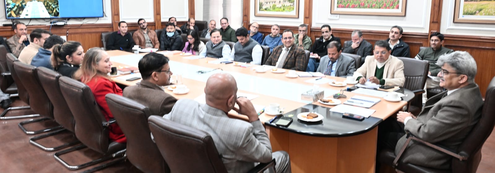 CS J&K directs to cut down grievance disposal time 
