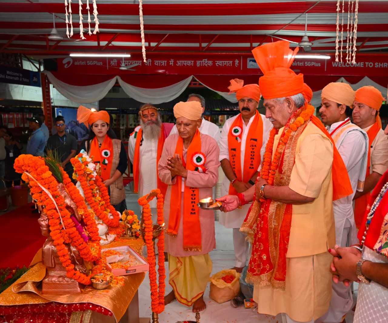 'LG Manoj Sinha flags off first batch of pilgrims for Shri Amarnath Ji Yatra 2026'