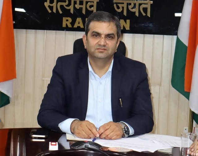 All essential commodities, including LPG cylinders, petrol and diesel, are available in  sufficient: DC Ramban