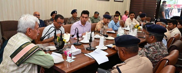 'LG Manoj Sinha visits Bhagwati Nagar Yatri Niwas to review facilities , chairs Meeting'