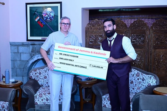 CM Omar Abdullah felicitates Martial Arts fighter Owais Yaqoob 